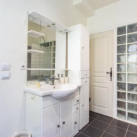 Cmg Republique / Temple Apartment Paris