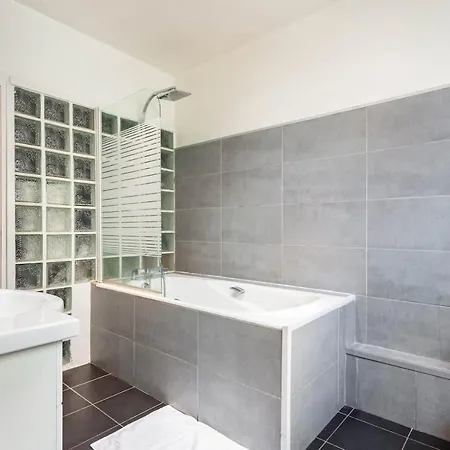 Cmg Republique / Temple Apartment Paris